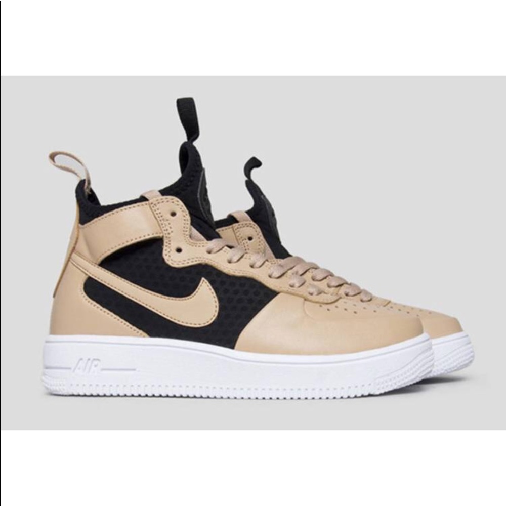 Nike Air Force 1 UltraForce Mid Sneaker